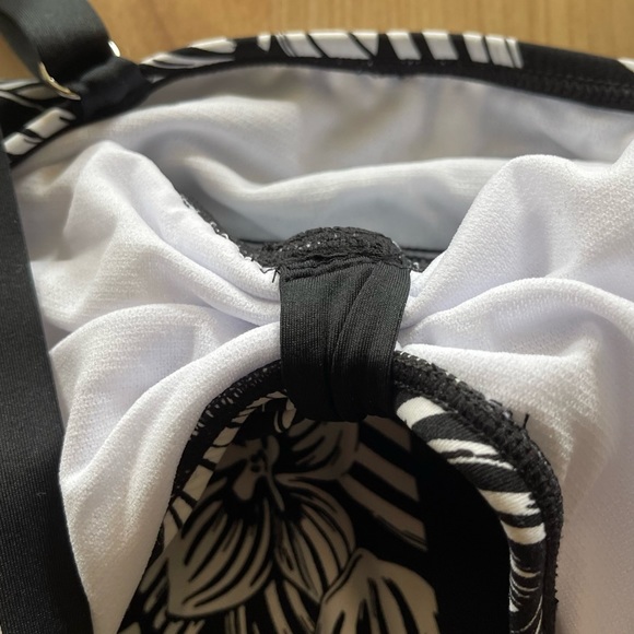 Beach House Adjustable Neckline Tankini Top, Size 10 - Picture 14 of 14